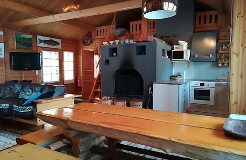 Lampivaara Ski Chalet | Villa Cloudberry: Oceanfront Escape with Private Beach Access