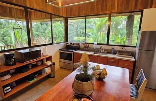 Chachagua Villa | Family Villa with Private Pool & Hot Tub - Rated 9.8/10