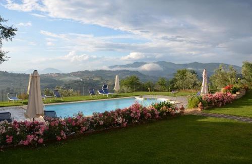 Fara in Sabina Apartment | Elegant Villa Collebelvedere with Oceanfront Dining