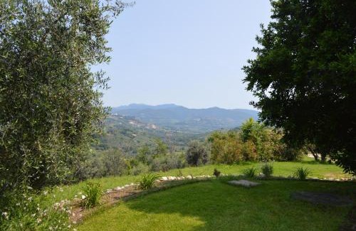 Fara in Sabina Apartment | Elegant Villa Collebelvedere with Oceanfront Dining