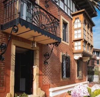 Algorta Apartment | Experience Villa Colonial Jardin Algorta in Puerto Viejo