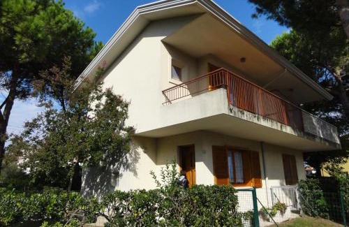 Bibione Villa | Pet-Friendly Villa Comete with Private Beach & Ocean Views