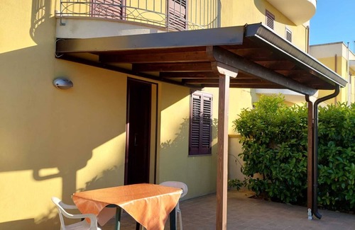 Giurdignano Villa | Villa "Comi" with Private Garden, A/C & Pet-Friendly Stay