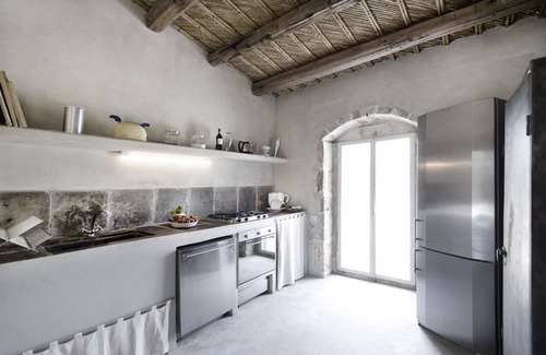 Noto Villa | Inviting Villa with Pool & Independent Garden Apartments