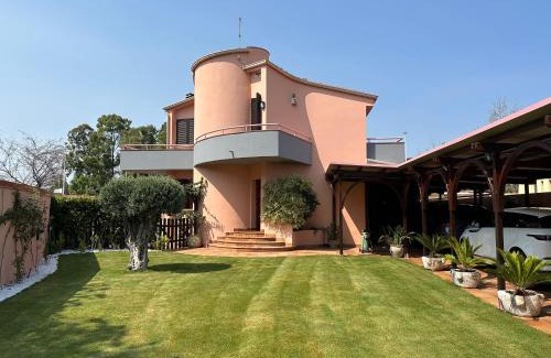 Quartu Sant'Elena Villa | Beautiful Villa with Pool and Garden Steps from the Sea