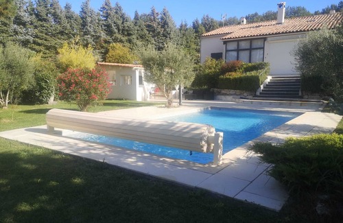 Pierrevert Villa | Villa Confort: Pool, Pet-Friendly with Ocean Views