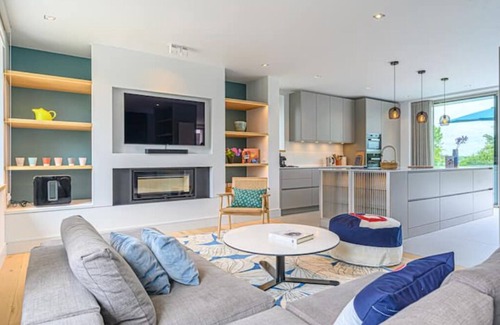 La Trinite-sur-Mer Villa | Tranquil Villa Contemporaine by the Sea in Trinité-sur-mer