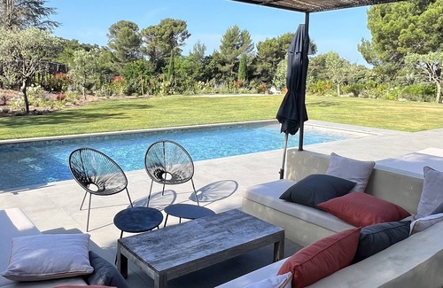 Grand Sud Villa | Relaxing Villa Contemporaine with Pool and Garden Oasis