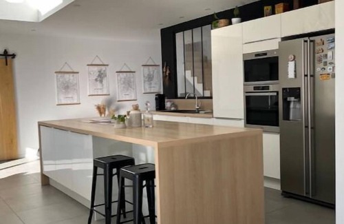 Perols Villa | Modern Villa with Garden, 5 Minutes to the Beach