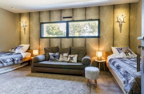 Ligne House | Relaxing Villa Contemporaine with Spa and Private Island