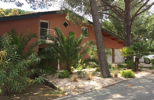 Langlade House | Modern Villa with Pool and Spa Near Nîmes Getaway