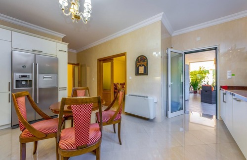 Albufeira Villa | Villa Cor de Rosa in Albufeira: Rated 10/10 with Pool