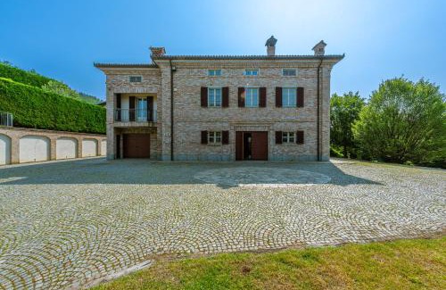 Corneliano d'Alba Villa | Relax at Villa Cornelia: Private Pool & Oceanfront Views