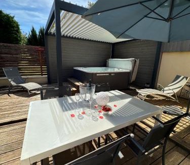 Vitrac Apartment | Indulge at Villa COSA: Spa Retreat Near Sarlat