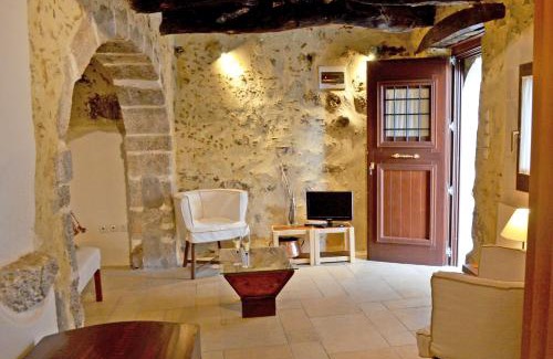 Rodakino Villa | Villa Cosmakis: Oceanfront Bliss with Pool & Hot Tub