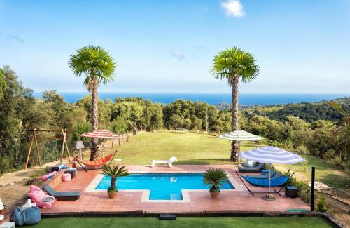 Arenys de Munt Villa | Villa Costa Barcelona: Oceanfront Retreat with Great Amenities