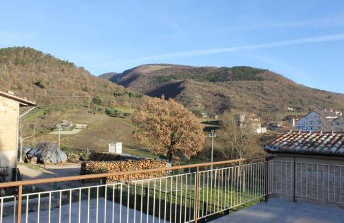 Sigillo Apartment | Villa Costanzi - Relaxing Terrace with Pet-Friendly Charm