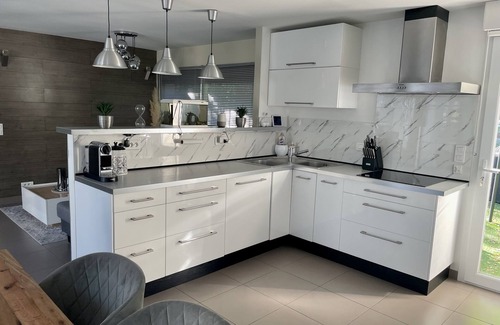 Calas House | Villa Cosy: Perfect Getaway with Private Pool in Aix-Mars