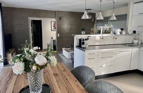 Calas House | Villa Cosy: Perfect Getaway with Private Pool in Aix-Mars