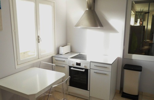 Saint-Martin de Brehal House | Beachside Villa Coudeville: Family-Friendly Bliss by Ocean