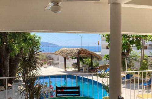 Farallon Villa | Inviting Villa Covadonga: Oceanfront Getaway with Spa