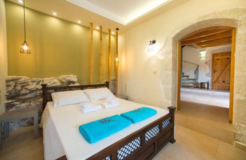 Patima Villa | Discover Villa Cretan View: Heated Pool & Oceanfront Bliss