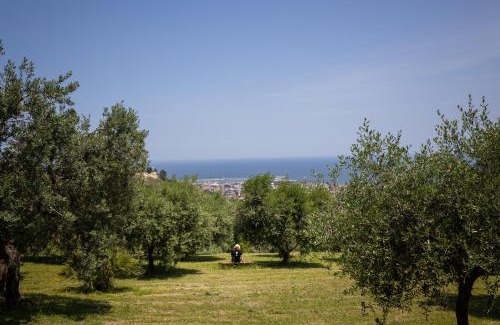 San Benedetto del Tronto Bed & Breakfast | Elegant Villa Cri Cri B&B with Delicious Breakfast Included