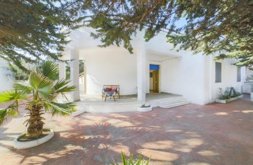 Specchiarica Villa | Villa Cristina: Oceanfront Getaway Near Specchiarica Beach