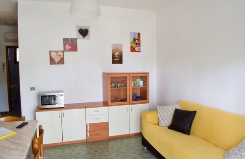 Jesolo Pineta Apartment | Villa Cristina n. 10: Pet-Friendly Retreat with Ocean View
