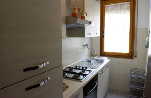 Jesolo Pineta Apartment | Villa Cristina n. 10: Pet-Friendly Retreat with Ocean View