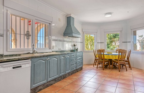 Ermita Villa | Villa 'Cristina': Mountain Views, Pool & Pet-Friendly Stay