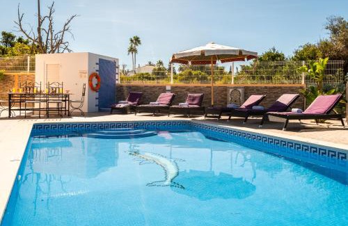 Albufeira Villa | Exceptional Villa Culebra with Oceanfront Pool Awaits You