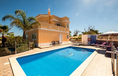 Albufeira Villa | Exceptional Villa Culebra with Oceanfront Pool Awaits You