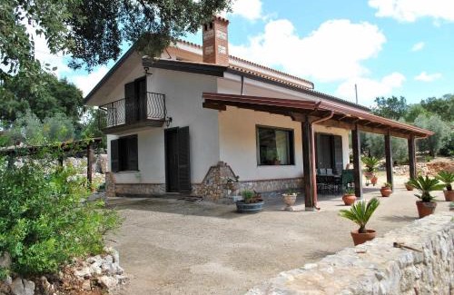 Itri House | Villa Cycas: Relax by the Ocean with Family and Pets
