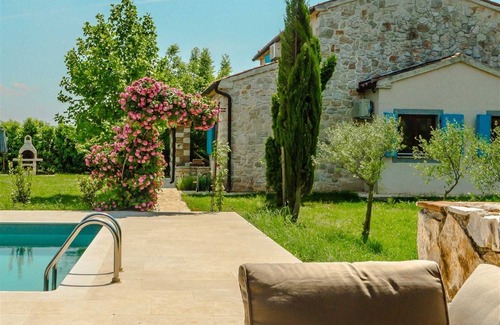 Kastelir-Labinci Villa | Villa Cypress: Private Pool Retreat with Pet-Friendly Amenities