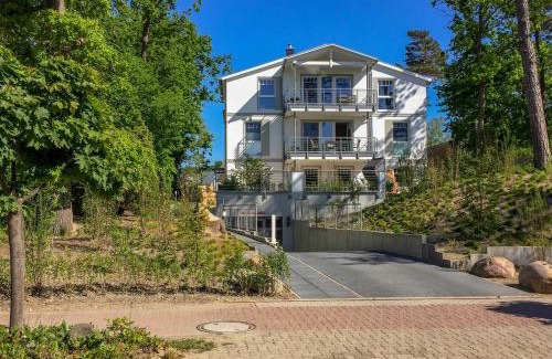 Binz Apartment | Beachside Villa "Düne 4" - Family-Friendly Retreat