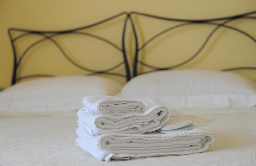 Ginosa Bed & Breakfast | Villa D'Anzi B&B: Highly Rated with Family-Friendly Amenities