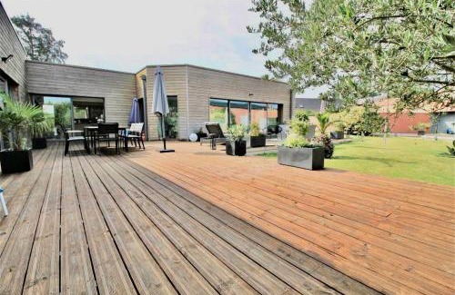 Ligny-en-Cambresis Villa | Elegant Villa d’architecte with Heated Pool & Pet-Friendly