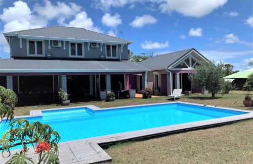 Anse des Rochers Villa | Architectural Villa with Pool and Ocean View, Rated 9.8