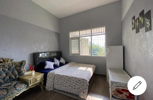 Cisarua Villa | Pet-Friendly Villa D'Daunan Puncak with Pool & Child Amenities