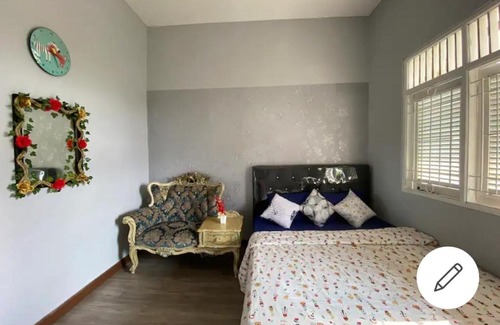 Cisarua Villa | Pet-Friendly Villa D'Daunan Puncak with Pool & Child Amenities