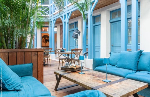Villers-sur-Mer Villa | Oceanfront Villa d'Eaux: Family-Friendly with Spa & Views