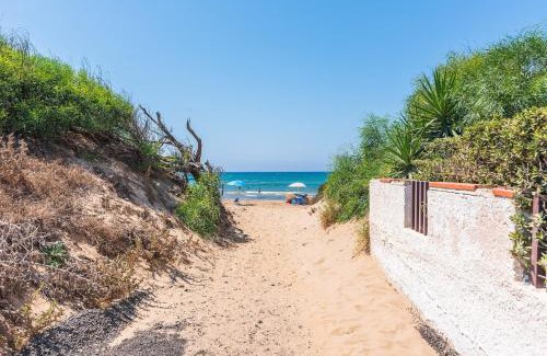 Granelli Villa | Beachfront Villa d'Eos with Ocean Views in Pachino