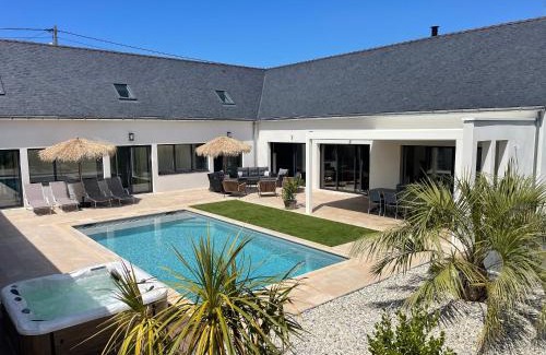 La Turballe House | Elegant Villa d'Exception with Pool and Cinema near Beach