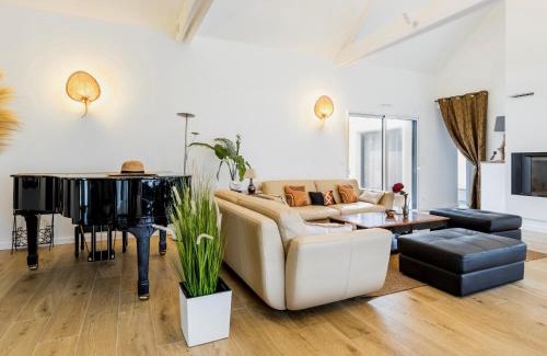 La Turballe House | Elegant Villa d'Exception with Pool and Cinema near Beach