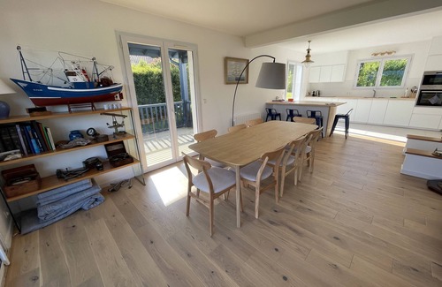 Ciboure Villa | Villa D'exception: Poolside Retreat with Mountain Views