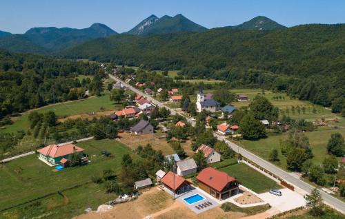 Brusane Villa | Villa D-IKA: 4-Star Oceanfront Retreat with Spa & Pool