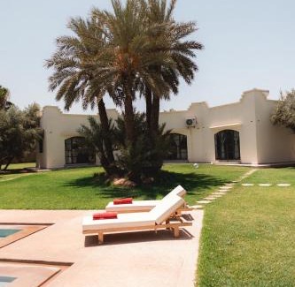 Sidi Abdallah Ghiat Villa | Experience Villa Daïs - Marrakech: Rated 10/10 with Pool