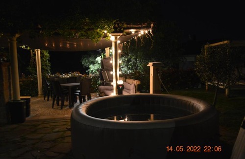 Guiglia House | Inviting Villa Dacia Home with Oceanfront Pool & Spa
