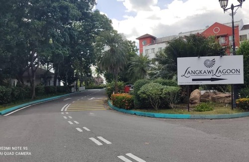 Kuala Teriang Hotel | Discover Villa Dalam Laut - Child-Friendly Oasis with Pool